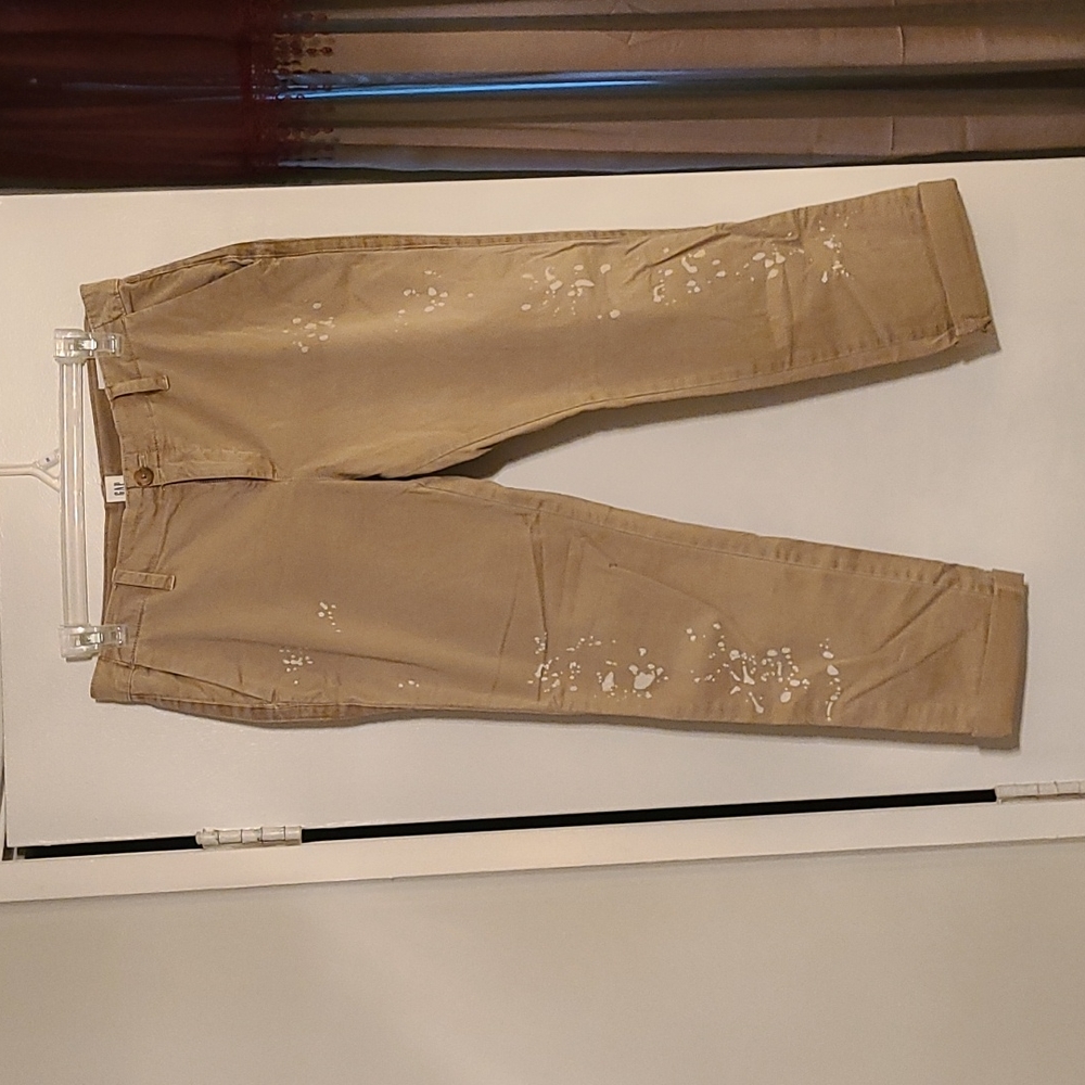 Womans Gap Girlfriend Chino, Capris